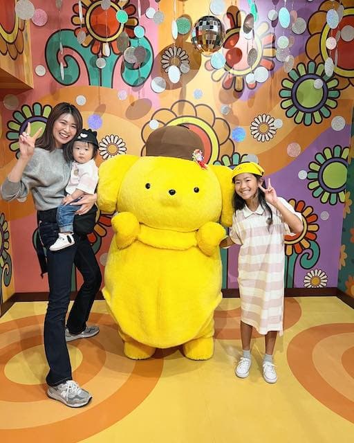 木村沙織がサンリオピューロランドに 子どもと楽しむ姿公開