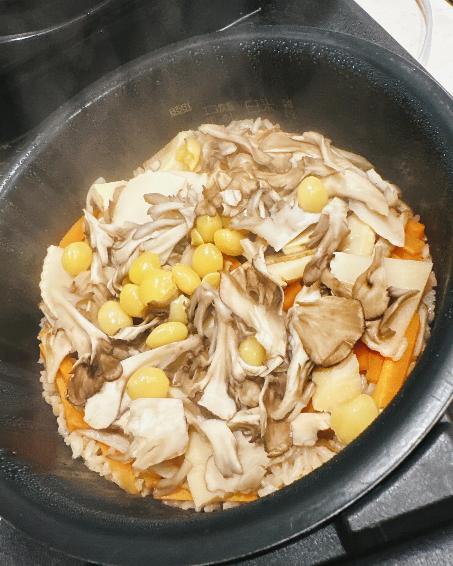 浜田雅功の妻・小川菜摘が自慢の「炊き込みご飯」を披露！レシピも公開！