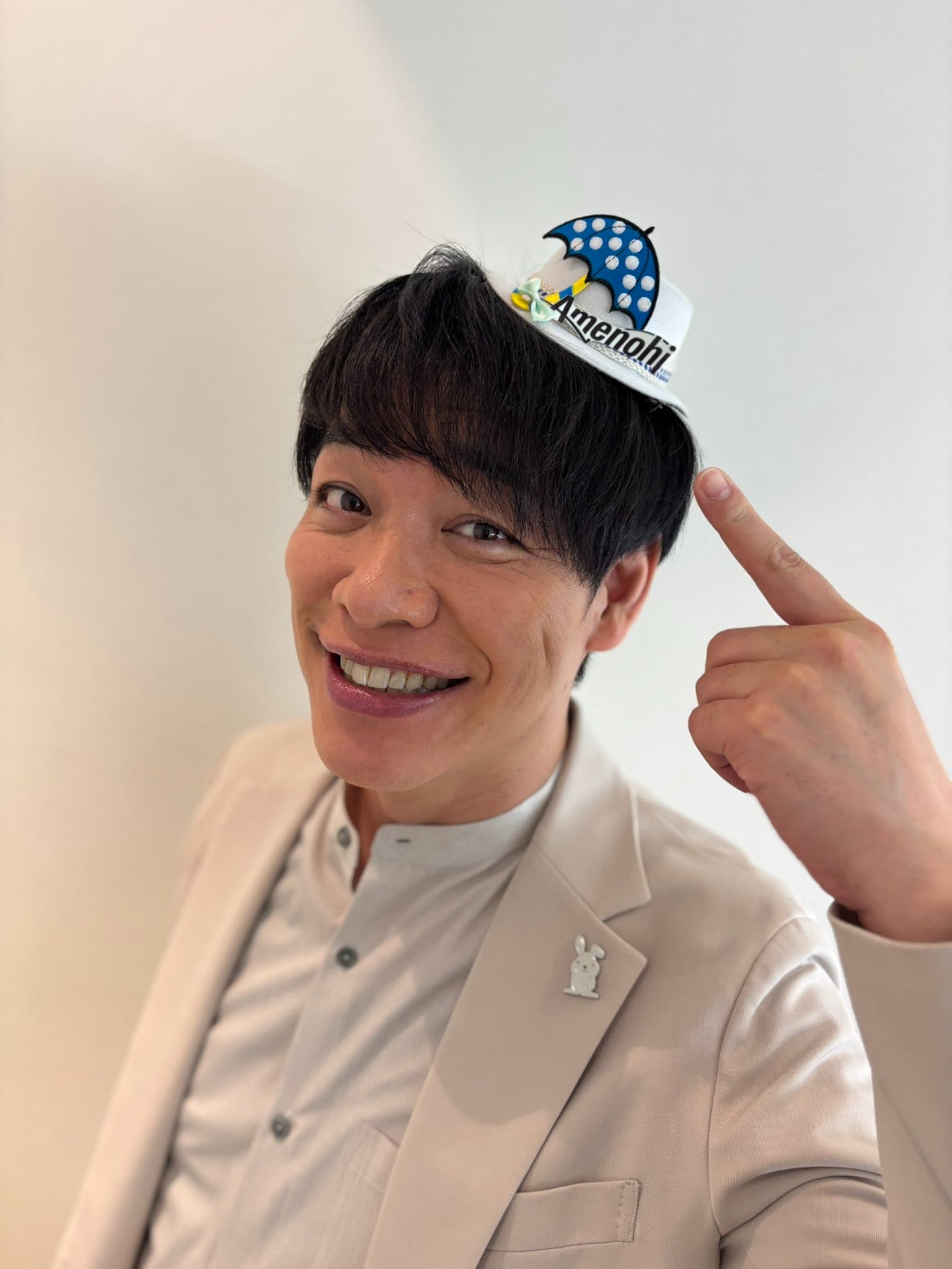 柳原可奈子の“雨の日”ギフトにほっこり！麒麟・川島が小さな帽子姿で笑顔