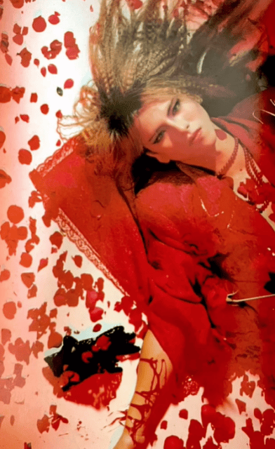 YOSHIKI「紅に染まった」超絶スタイリッシュショットにファン歓喜