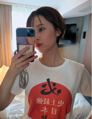 渡邊渚、ダサすぎTシャツを公開!? コラボ発表でファン爆笑と期待が炸裂！！