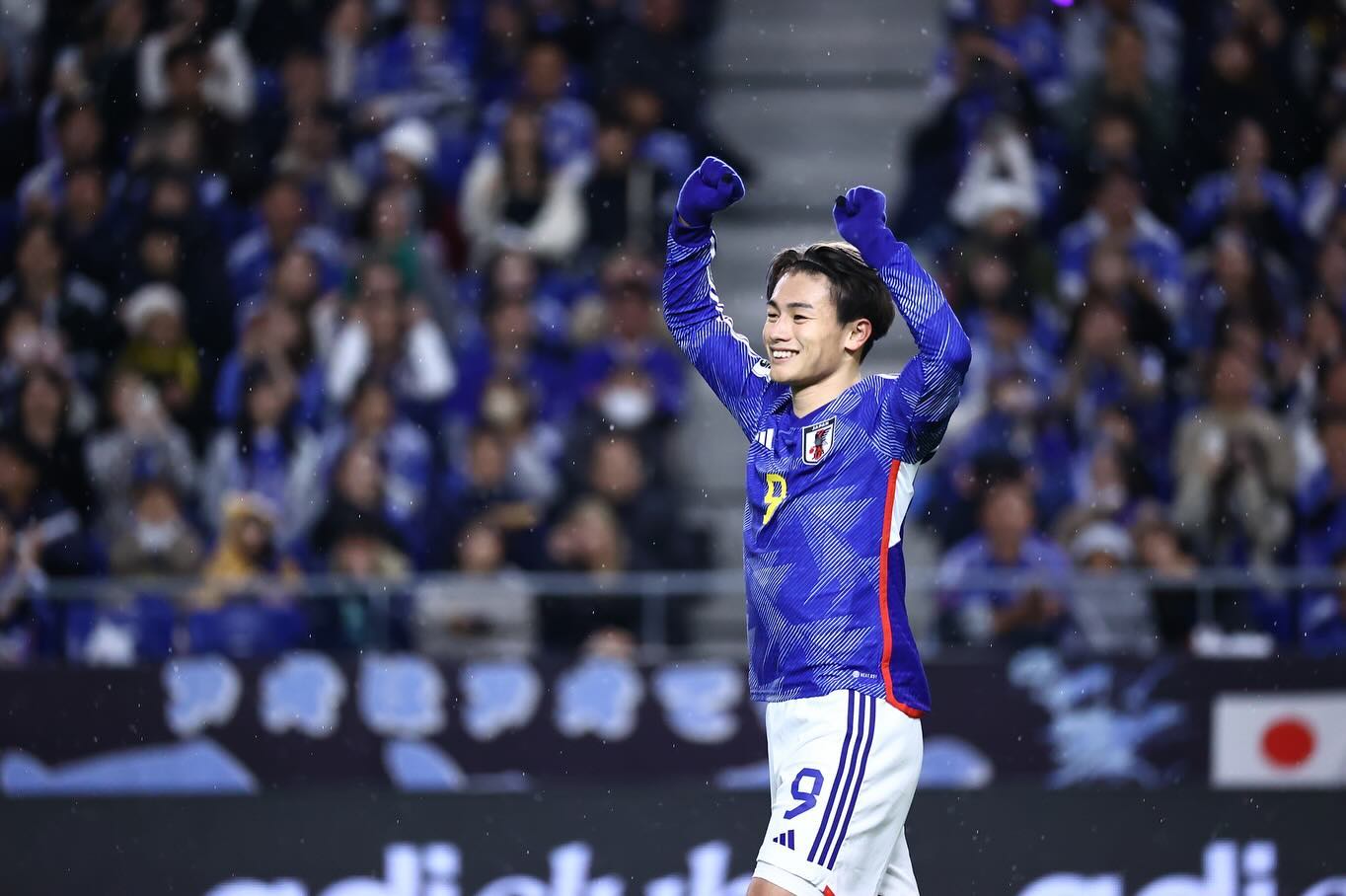 上田綺世 試合直後の心境を報告「綺世のゴールが一番嬉しい🥳👏」