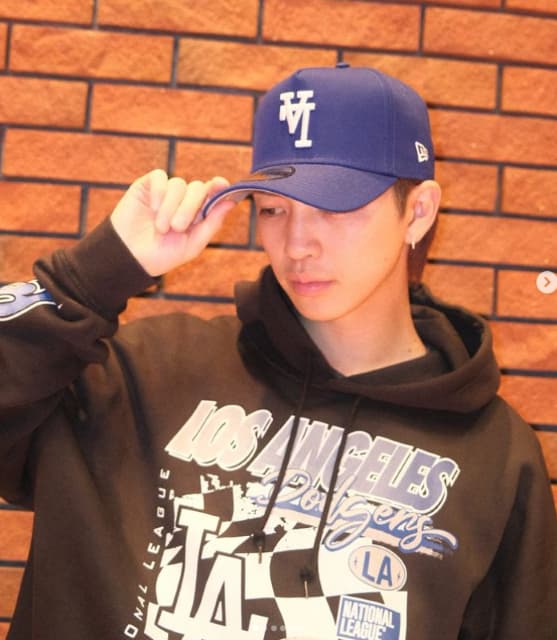 アイドル 岩橋玄樹 ファッションを披露！「センスがある」と話題に！