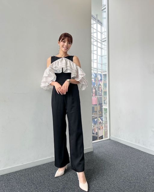 テレ朝アナ・三谷紬「スラリ美脚」のパンツドレスでファン魅了！