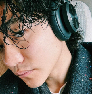 小森隼、新調したヘッドホンが話題！「調子良い」姿にファン歓喜