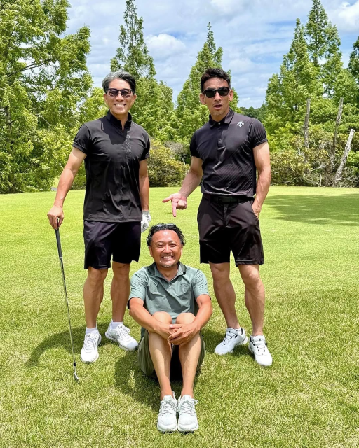 あの日本代表レジェンドが登場⁉前園真聖、元サッカー日本代表コンビで豪華すぎるゴルフショット公開！