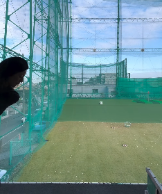 西山茉希、ゴルフ練習に奮闘「ひたすら打つのみ！」猛練習動画公開！！