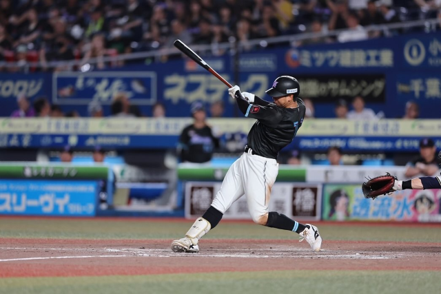 「24歳の誕生日を迎えました」'23ドラ1入団千葉ロッテ・上田希由翔、豪快スイングとともに嬉しいインスタ報告！