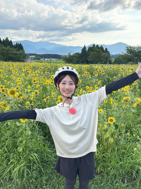 「ひまわり畑、恐竜、猫に見える山」福井大満喫の柏木由紀、可愛すぎるスマイルにファン歓喜！
