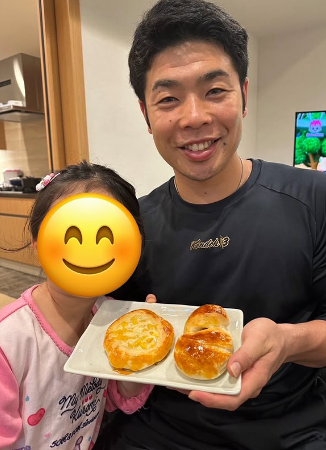 ソフトバンク近藤健介、娘手作りのパンに笑顔「癒されますね」　父の素顔にファンほっこり