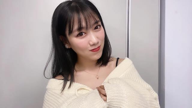 高城れにがあざと可愛いショットを公開💖肩出しファッションにファン悶絶😍