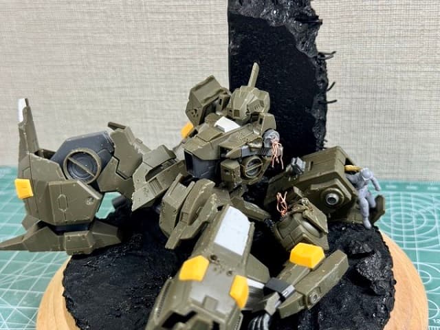 「メッタメタになってもらいます。」東雲うみがプラモの進捗を報告