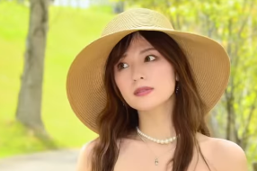 中尾みほ、自然と牛に囲まれた癒しの動画に「綺麗すぎ」「牛も見とれてるね」の声