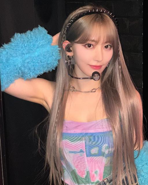 LE SSERAFIM・宮脇咲良がオフショットを大放出「どれもどタイプすぎる😭💕」