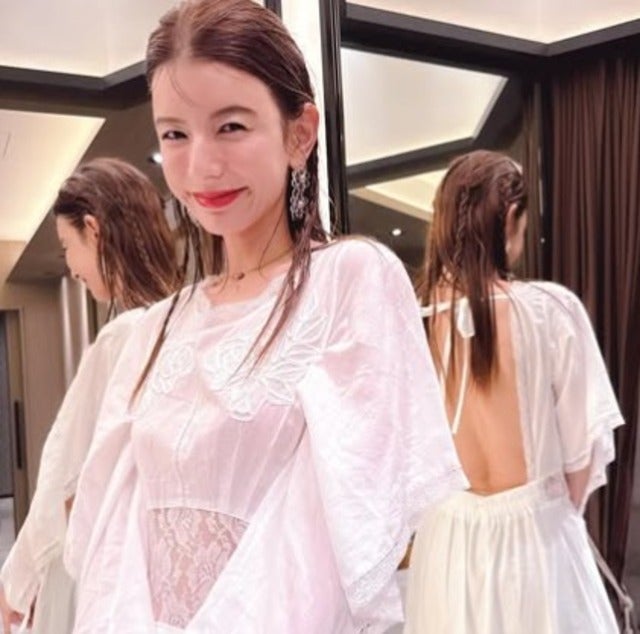 「 二日間可愛いアレンジ」スザンヌがまっしろふわふわな衣装でお仕事！