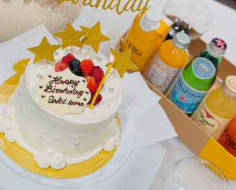 サキ吉、バースデーケーキ公開！ゴージャスな一枚に祝福コメント続々