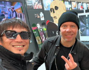 伊勢谷友介、スノーボード展示会で新ギアを絶賛「来季の準備が楽しみ！」