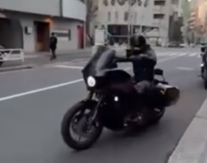 魔裟斗、ハーレーダビッドソンと共にクールなショットを公開「マサットソンズ」