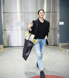 人気俳優の美人妻 仕事終わりの