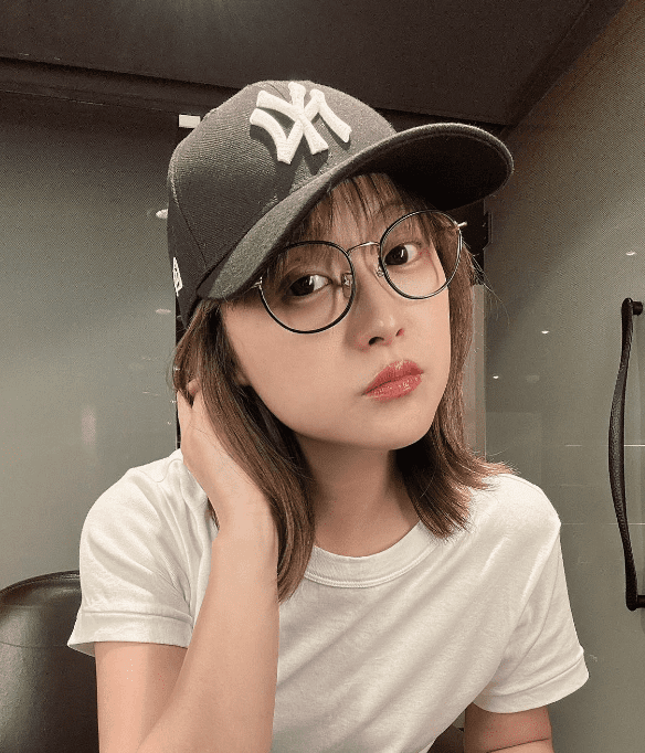 「一体誰...??」人気タレントの私服姿が魅力的すぎると話題に