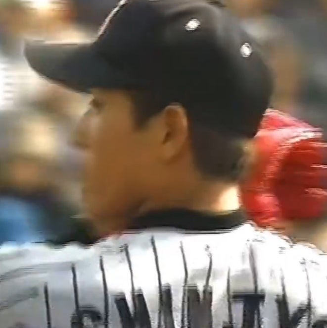 新庄剛志、複数ポジションを華麗にこなす自身のプレー動画を公開「昭和の郡司君としてやらせてもらってました」