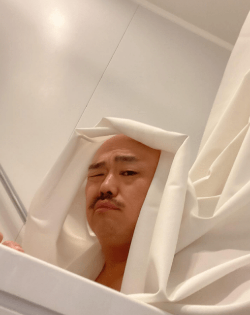 遅刻しそうなクロちゃんにまとわりつく◯◯◯◯とは⁉