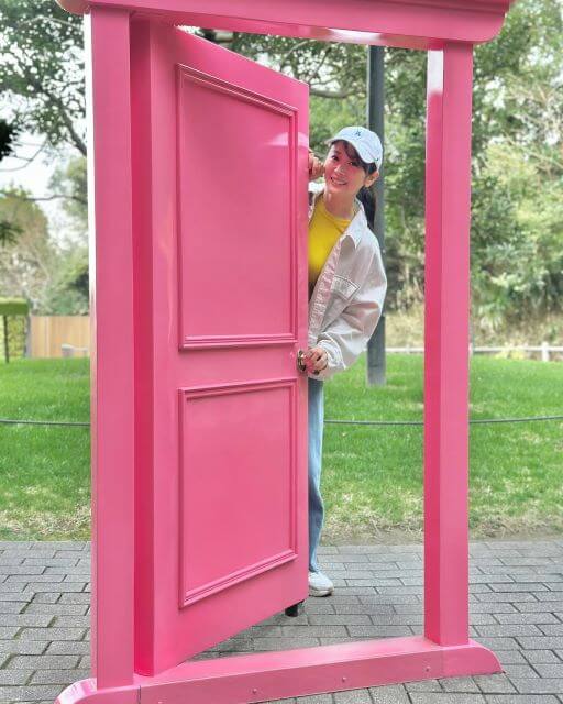 高島彩さん、春休みに“どこでもドア”!？笑顔がまぶしい1枚に癒される