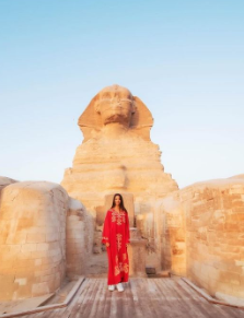 高橋メアリージュン、エジプト旅行で「ガラベーヤ」姿を披露！ファン感嘆の声