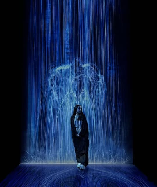 「塗り絵のセンスが無さすぎて落ち込んだ」川島海荷の幻想的な日常ショットにファン絶賛！