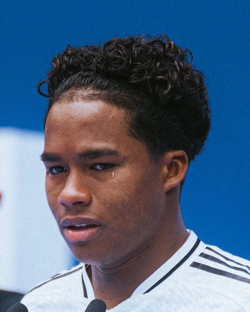 「夢を叶えたんだ」神童エンドリッキが入団セレモニーで涙