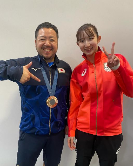 卓球女子シングルス銅メダリスト早田ひな 10年間を共に歩んだコーチとの2Sを公開！