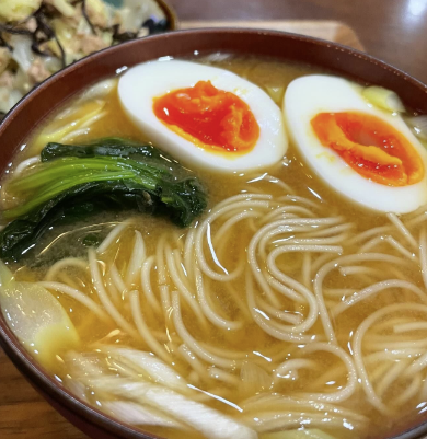 飯島直子、日常のほっこり投稿が話題に！小沢先輩とのエピソードも公開