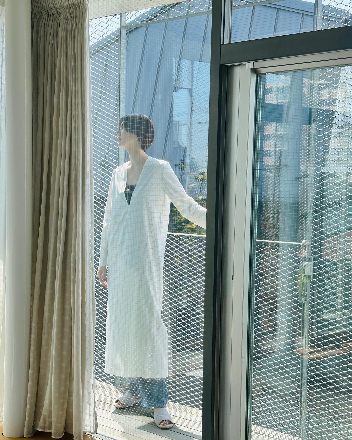 栗原恵がまるでモデルショット公開　美容についてのインタビュー答える