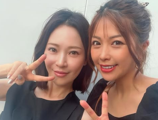 「めちゃ可愛いすぎ」美女ゴルファー、元グラドルのゴルフ美女子と"再開の2ショット"を披露！「いつも綺麗」