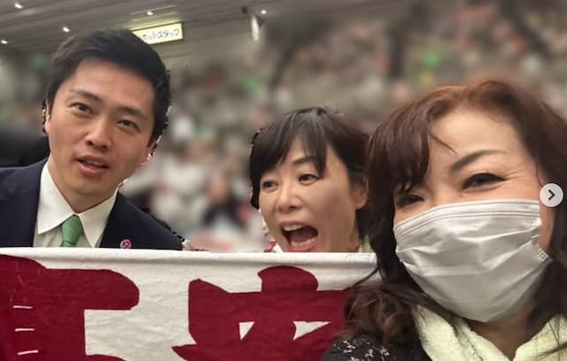 ハイヒール・モモコ、大相撲春場所で吉村知事と遭遇！「モモコさんやん！」と笑顔の交流