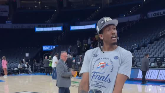 NBAが歓喜の瞬間を公開！OKCの“トロフィーラッシュ”に「兄弟の絆が強すぎる」の声も