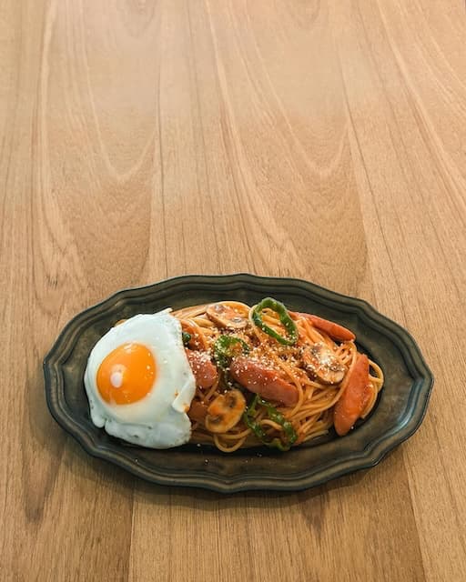 「目玉焼きのせるだけでオシャレになるんだね」秋元真夏、“ある日のお昼ごはん”の写真にファンからコメント続々！