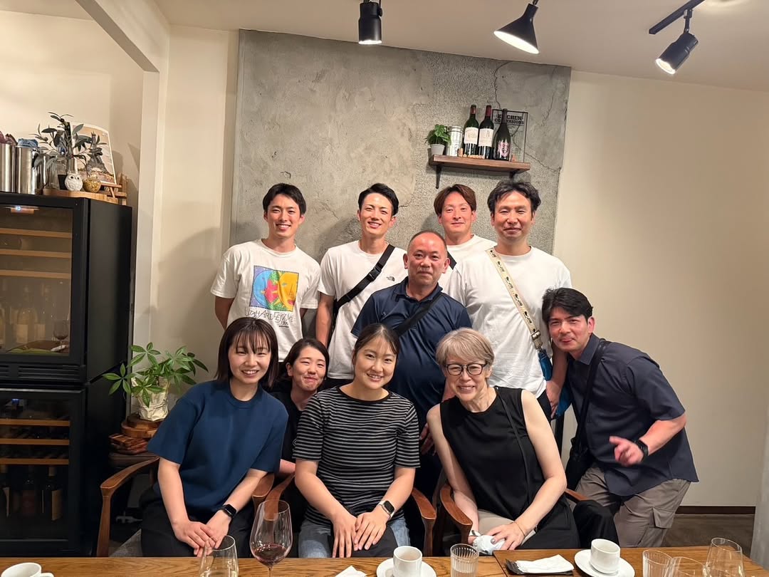 中田久美、"第1回目決起集会"ショットを笑顔でパシャリ！