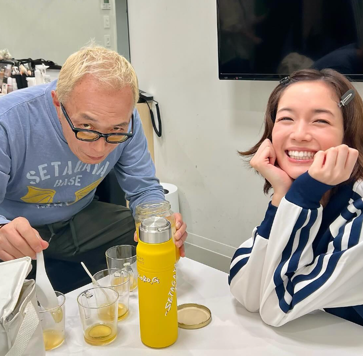 「世界でいちばん優しい味」所ジョージが作った〇〇に反応 佐藤栞里の笑顔溢れるショットが話題に