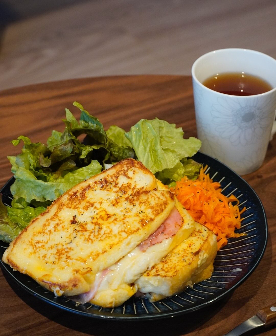 尾形杏奈、近況ショットを公開　「5月後半だけでガパオライスを5回食べました（笑）」と明かす