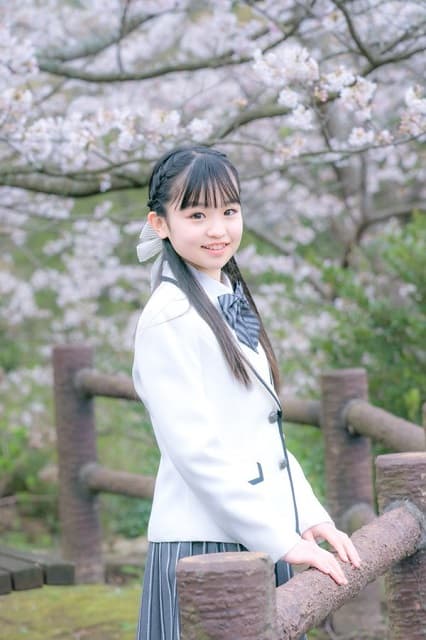 「驚異的にカワイイ」HKT48メンバーが投稿した小学校卒業時の写真にファン悶絶！