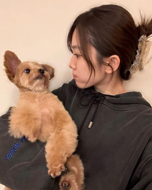 川口葵の愛犬が全力で拒否！？一枚で伝わる“心の声”とは…