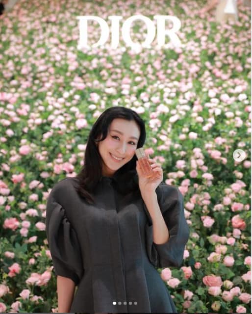 「綺麗な舞さんにうっとりしてます」浅田舞、素敵な〇〇にうっとり…！