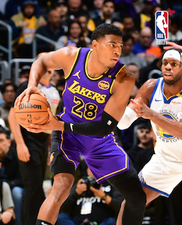 レイカーズがウォリアーズとの接戦を制す！八村塁は11得点、大黒柱レブロン・ジェームズは42得点