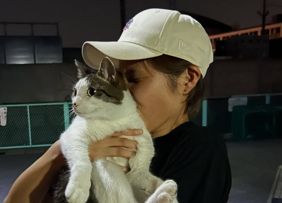 「ミッション完了」なでしこMF・林穂之香、“ネコ吸い”セルフィーに癒やしの声続々