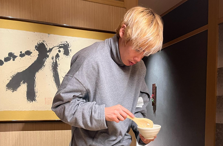 「白米をよそっただけなのに、、15万いいね！？」伊東純也の投稿が大反響:rice: