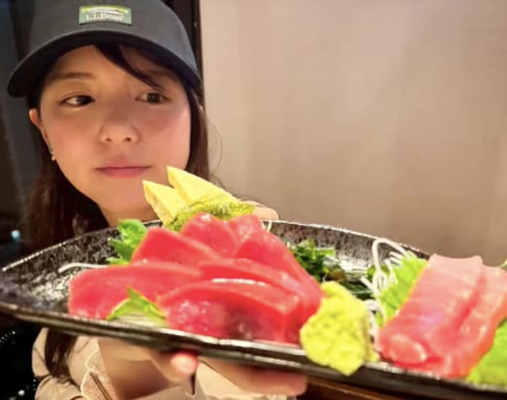 川島海荷が石垣島で海の幸を堪能！