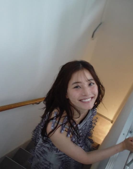 可愛すぎる！あの人気女優〇〇が、オフショットを公開