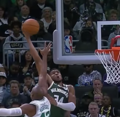 ジャンニスが“異次元”スタッツで存在感！平均30得点＆243本ダンクの衝撃シーズンをNBA公式が公開