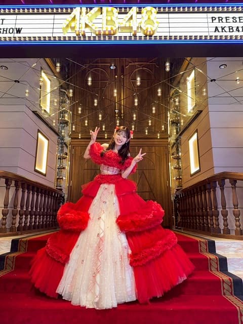 ひ*様 AKB48 大丸 村山彩希 ガチャ シュシュ 卒業ドレス 生地 赤